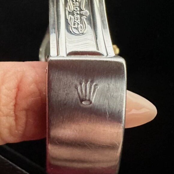 Rolex Datejust 36mm – 18k Gold & SS | Smooth Bezel & White Baton - Picture 10 of 17